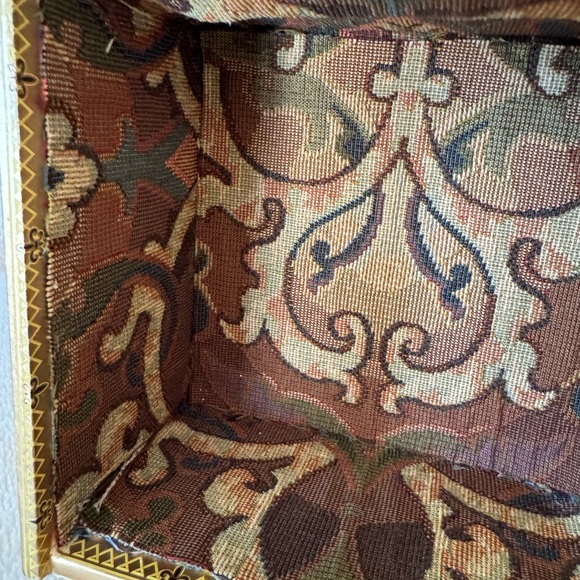 Monte Cristo Classic Collection Box Purse - Picture 9 of 14